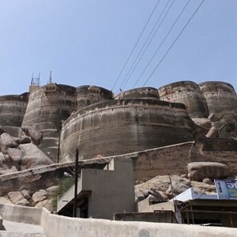 abrarHuskhilji's profile picture. नफरत करनी हमे आती नही हैं।
मोहब्बत हमसे कोई करता नही हैं।