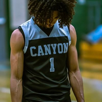 | C/O 25 Willow Canyon Athlete | 6’3 185 PG |