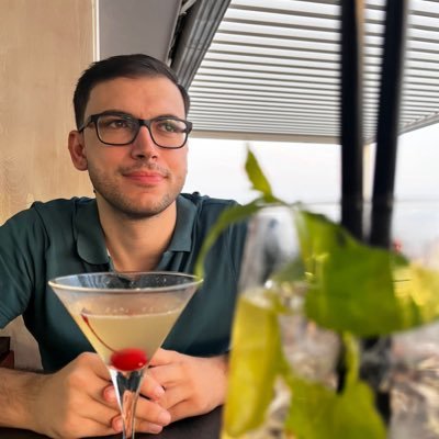 justanotheranto's profile picture. MD, Rheumatology Resident👨🏻‍⚕️ •  Left-wing • 🏀 addict • Interista esistenzialista 💙🖤

Opinions are my own.