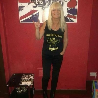 Scottish /British.  Let there be Jock🤘Loves dogs and Rock Music. Unionist.  Proud Edinburger 🤘🤘 💚🤍💜