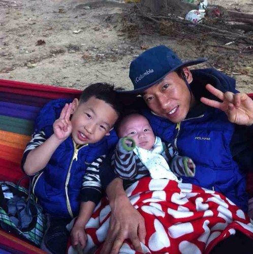 achim3853's profile picture. 캠핑3년차 / 스노우보드9년차 /  자연을 사랑하고 무주를 사랑하는 꿈많은 두 아이의아빠 / 30대