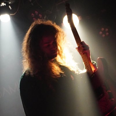 🇸🇪 24. SJPAのフィリップです! たまに通訳のボランティアやってる Drummer for DEED Guitarist for RED:DOT @RedDot_Suku