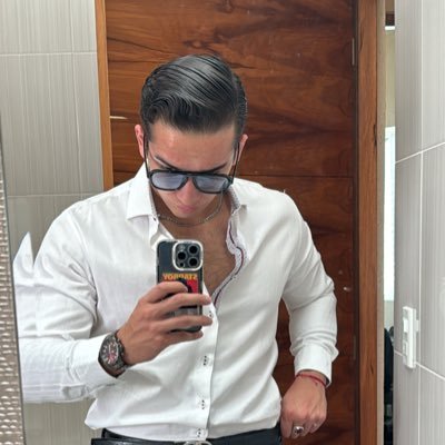 BotelloRex_'s profile picture. 