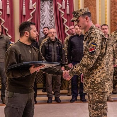 Officer of the armed forces of Ukraine .
Ukraine - NATO 🇺🇦🤝🇺🇲
slava ukraini💙💛