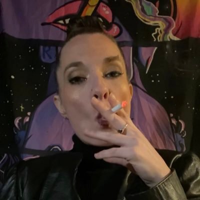 my interests include smoking, making content, and spending all of your money. tell your girlfriend you’re busy tonight! https://t.co/8bUYCwJiRa