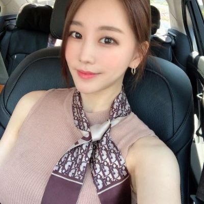 4ZwWQLSaDe88527's profile picture. 세상 일에 구애받지 않고 기쁨이 가득한 사랑스러운 여자가 되세요