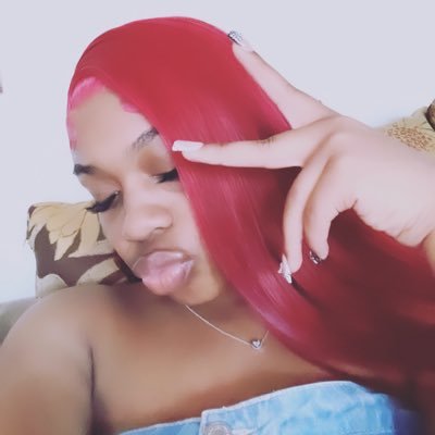 Sanayarae's profile picture. 