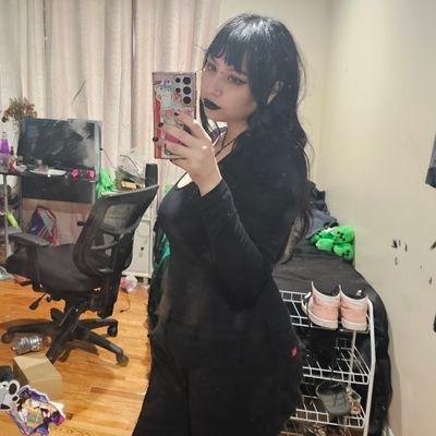 samisgoingham's profile picture. 