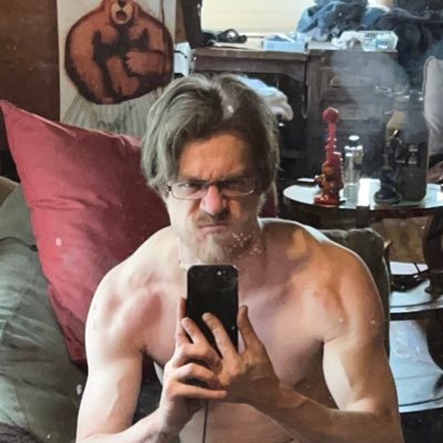 bearchasingjock's profile picture. midwestern chaser with no bears to chase.