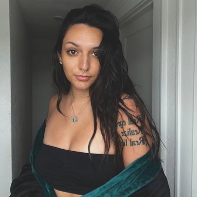 itsjustraquel's profile picture. creatrix of Awaken Alma Artistry, & HWY 555 podcast