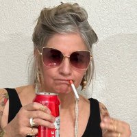 Debra June 🇺🇸 (@delyju) 's Twitter Profile