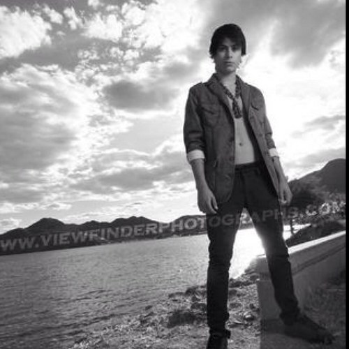 Embry_'s profile picture. 