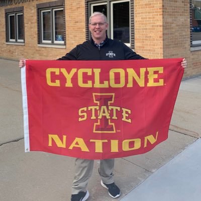 The most disappointing cute blonde you’ll meet. Insurance, Cyclone, and Diaper Changing Expert. Ought to give Iowa a Try!