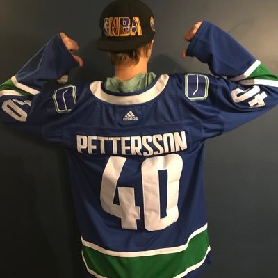 This is basically just a Canucks fan account. Sometimes a Colts or Warriors fan account.