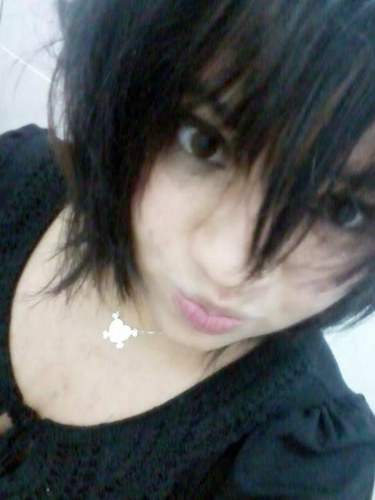 ; arrogante ; feia ;  idiota