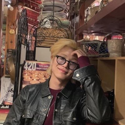 just the thought of not being alone gets me through 🤍 | she/her