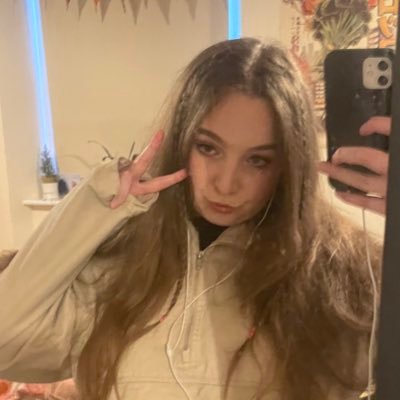 tillyhx's profile picture. there’s always money in the banana stand