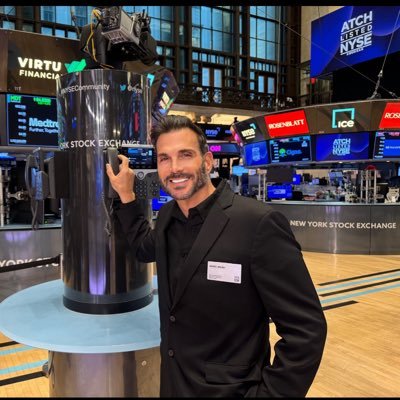 Venture Capitalist with 30+ years of experience. Specializing in Proprietary Trading. 📈Founder of numerous NASDAQ companies⬆️Billion+Raised! *Not Invest Advice