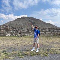 Andrew. (@xndrewsl8r) 's Twitter Profile