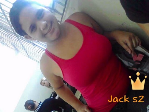 Botam barreiras no caminho mas sou persistente. Posso cair, mas me levanto e sigo em frente.   :3
