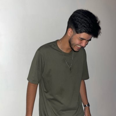 vitorgoon2's profile picture. quanto mais eu entro no twitter, mais eu qro sair😎👌🥳🙏😝👍