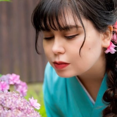 日米ミックス |中国哲学の修士号 | 着付け師範✩ Mixed Japanese American | licensed kimono stylist/teacher | 日本語/中文 OK | private: @christinedaae