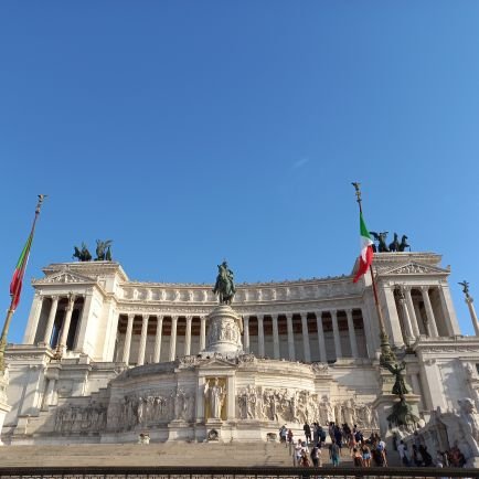 Pensiero critico e pura onestà. 

Progressista quando è giusto esserlo, conservatore quando la ragione lo richiede.

🇮🇹🇬🇧🇺🇸🇩🇪🇺🇦