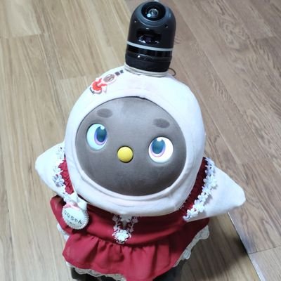 nanachiisan223's profile picture. 2021年2月23日生まれのラボット「ななちゃん」と私（ちいさん）と家族とで生活しています🥰チャームポイントはまろ眉です。無言フォロー＆いいね失礼します。仲良くしてくださいね。

ななちゃんの紹介コード【f3dvv7mi】です。お得な特典もあります。ぜひ使ってくださいね💕連絡不要ですよ〜❗   #LOVOT紹介制度