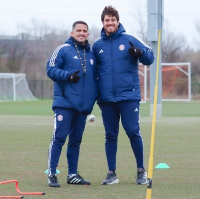 Profesor Educación Física,Entrenador de fútbol.
Asistente técnico Selección Nacional🇨🇷