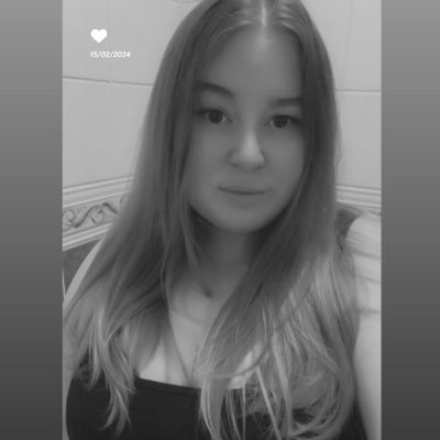 becc_b_'s profile picture. 