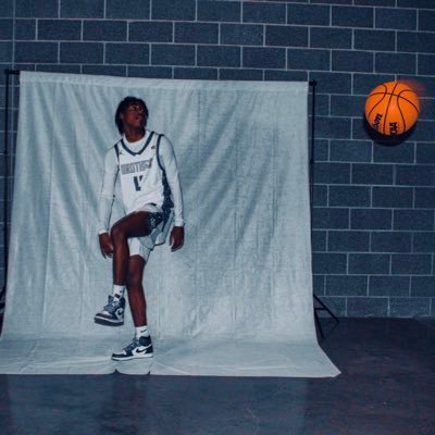 Christian Brothers High School Point Guard• 2025 5'10 140 LBS • Memphis, TN