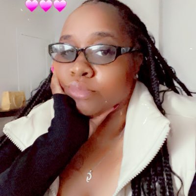 Shegonedrank's profile picture. I am a homegrown 🌱 mixologist. Instagram-@shegonedrank                Tiktok-@shegonedrank                Facebook-@shegonedrank