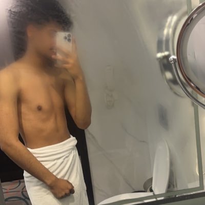 w80_v's profile picture. تايبي كبار سن