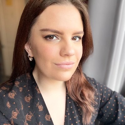 PhD @ York St John: poetry as intervention — poison, makeup & murder 🖤
Co-host @ Howlers, York.
Board member @ YorkLitFest
Adulteress (Querencia, 2023)