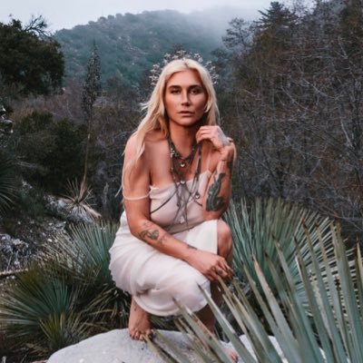 Your #1 Kesha source on Twitter. Follow us to get all the updates around 𝐊𝐞𝐬𝐡𝐚! ✨ (fan account)