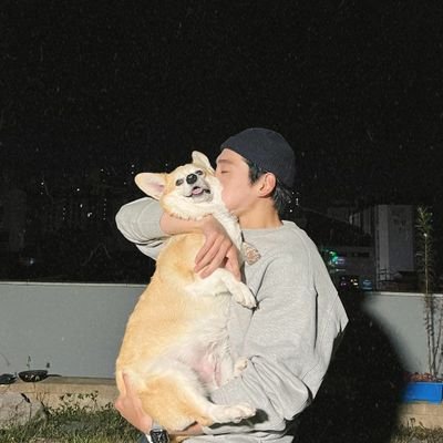 son_siwoo42817's profile picture. 항상 자신의 모습을 유지하고 사람들이 원하거나 좋아하는 것이 아닌 자신이 원하는 것을 하십시오.