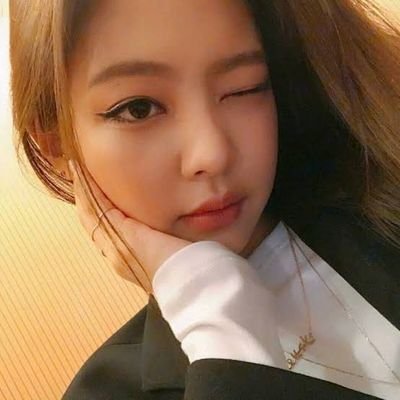 lisahestia's profile picture. biosuz artık