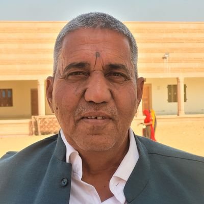 चंद्रभान गोदारा -अध्यक्ष, ग्राम सेवा सहकारी समिति, घमूडवाली
🙏
#WorldLargestGrainStorageProject
#दूर_दृष्टि_पक्का_इरादा
9413934662