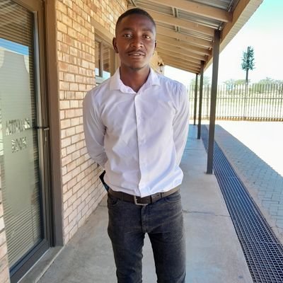 🎓  Political Scientist 
Political analyst

Ubuntu 
Windhoek 
Ongwediva🏡