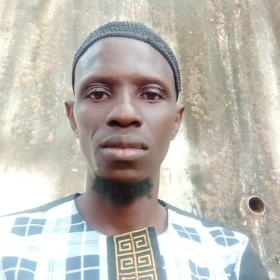 I'm sheikh Ibrahim kamara an imam in Sierra Leone living in Sumaila town community masjid name Jamil and a civil engineering by qualifications with families.
