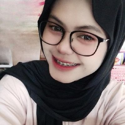 nopi_oktaviani's profile picture. Work hard