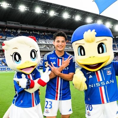 ただのマリサポ、
Jリーグ・欧州を全般的に見てるぜ~
にわかなのでお許しを。
あと、複数のアカウントを作るのが面倒くさいから、サッカー以外のものまでポストするかも。
ご自由にフォローどうぞ(^-^)