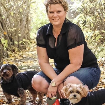16 years experience with pets. Has pet first aid and experience with medications and injections and pets with limb challenges.