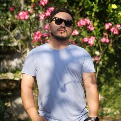 Artista visual, Mtro. En Pedagogía. Me gusta la crítica social, política y de arte. Amo la música 😎❤️🐶🎨🎼📸📱intento de escritor 📝❤️Literatura fantástica 🤩