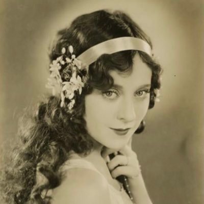 BrendaAnnRoy1's profile picture. Just removed my blue check mark because it makes no difference anyways | Looking for TRUTH and I ain’t gonna find it here | Something’s off about Erika.