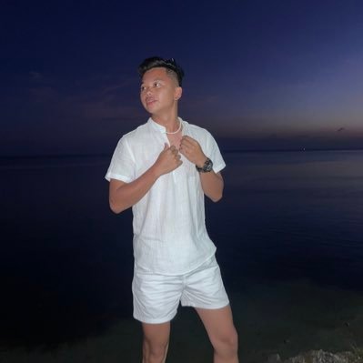 czarlaugh12's profile picture. Future Airline Pilot👨‍✈️ Never Surrender!💪 Aim High, Fly High✈