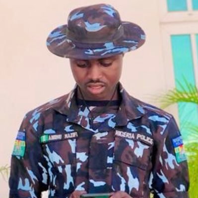 naziey__'s profile picture. Digital Cop @policeNG👮🇳🇬 | Computer Scientist👨‍💻 | Football addict⚽ | @ManUtd fan🔴
