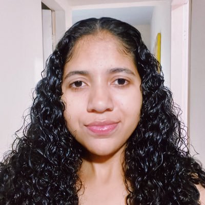 vivendo a crise dos vinte e poucos anos mas sempre com um sorriso no rosto pois sou atriz