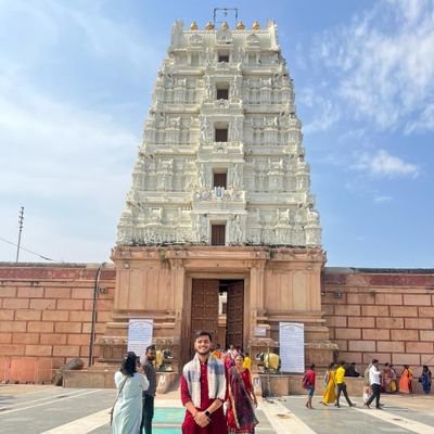 himanshujha881's profile picture. INDIAN 🇮🇳  HINDU🚩
Civil engineer 


family is most important thing