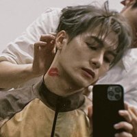 yas (@wangfleurs) 's Twitter Profile